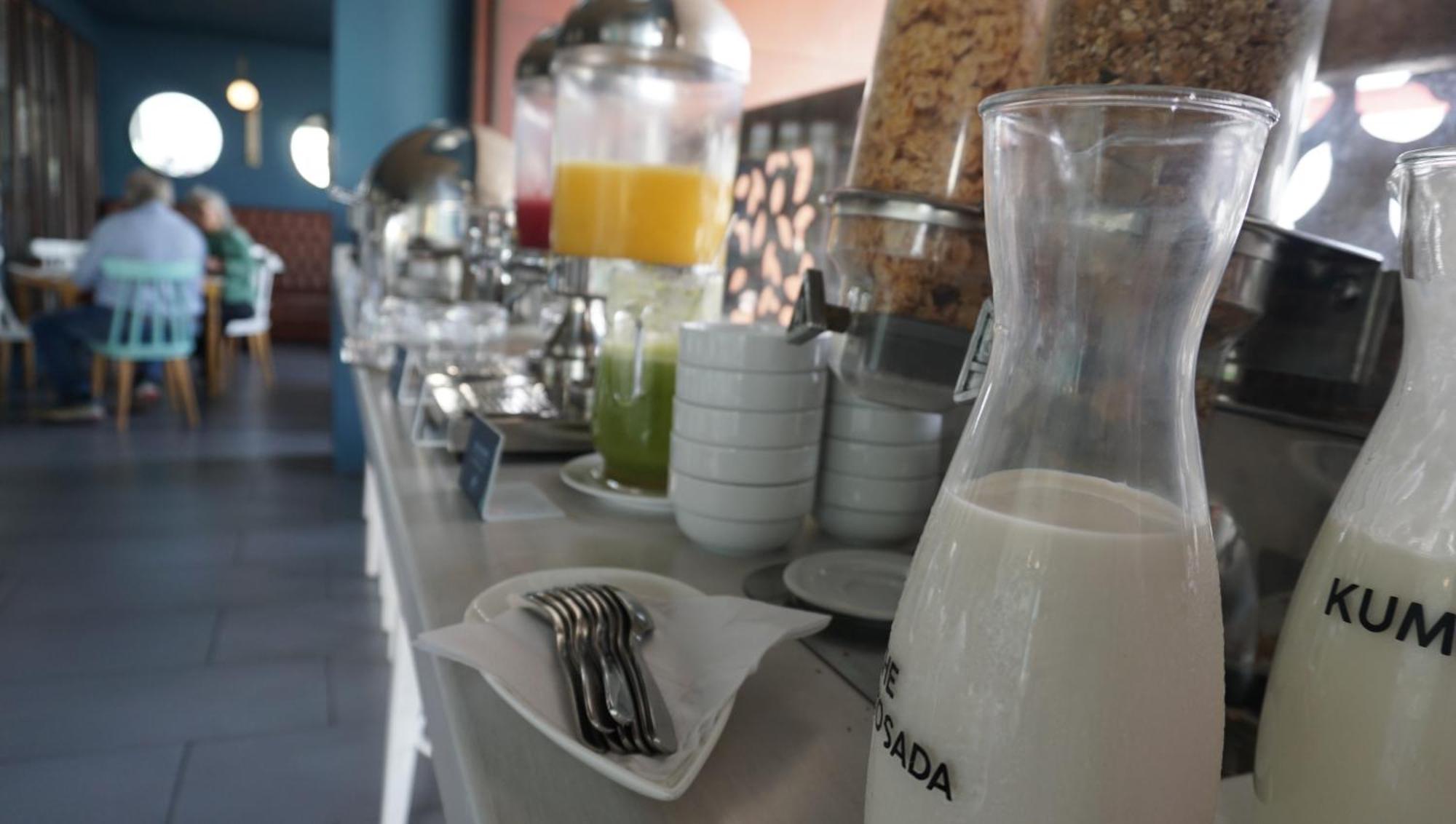 Quo Quality Hotel Manizales Esterno foto A carafe of raki