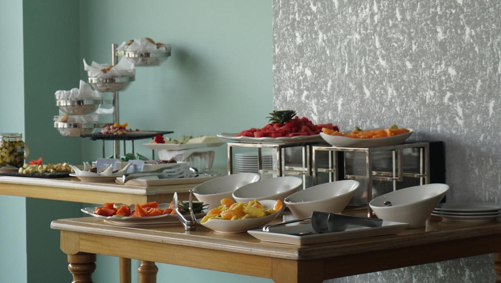 Quo Quality Hotel Manizales Esterno foto A buffet