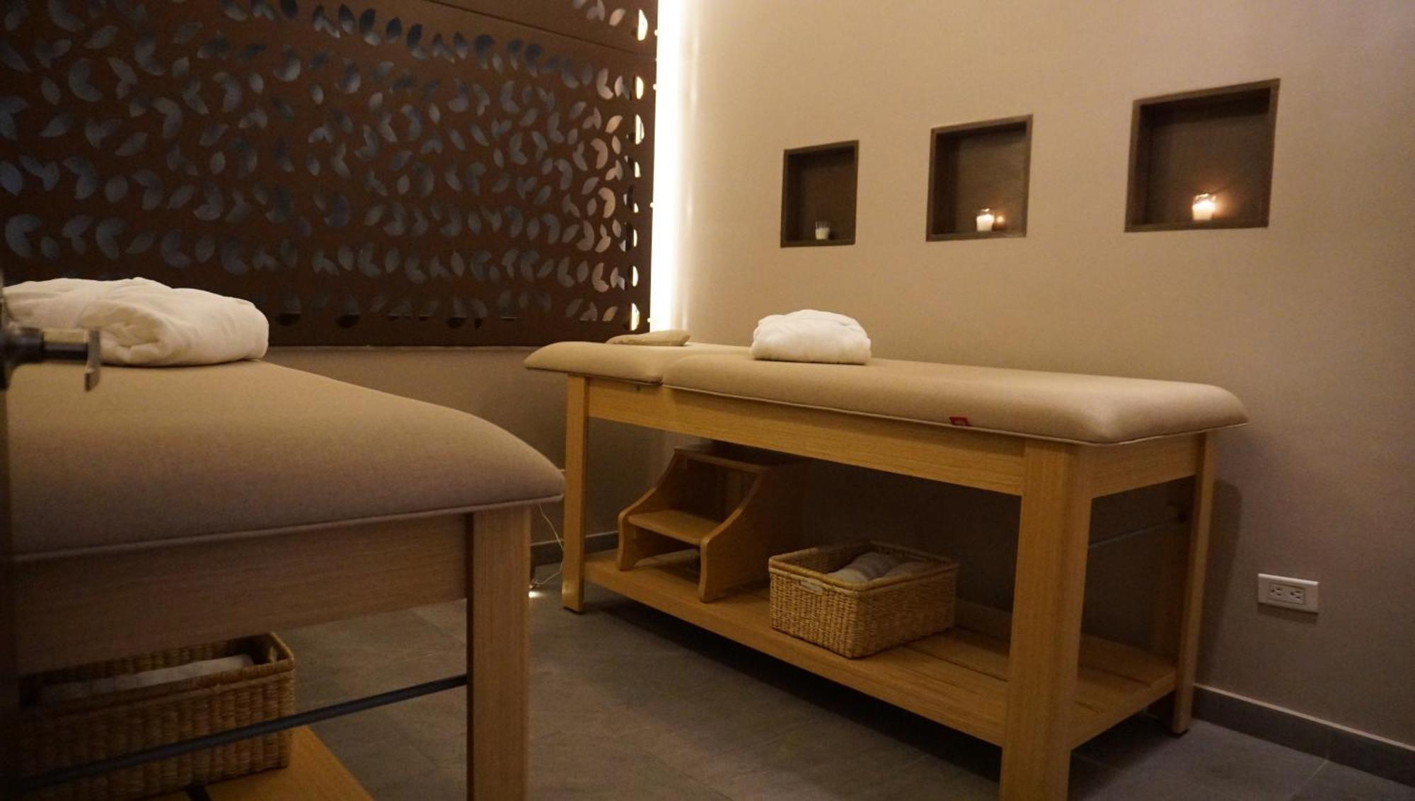 Quo Quality Hotel Manizales Esterno foto Massage table